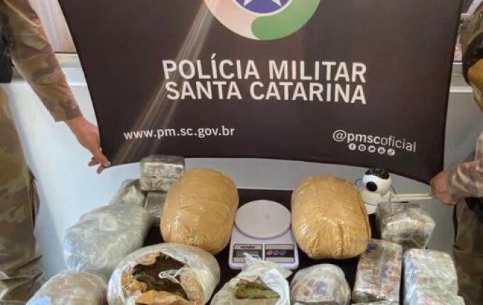 PM apreende quase 8 quilos de maconha e prende dois por tráfico em SMO