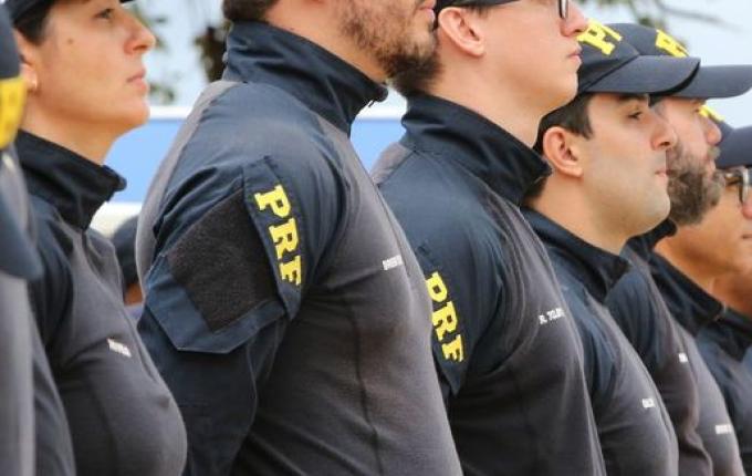 Governo prepara PEC para proibir servidores da PF e da PRF de disputarem eleições