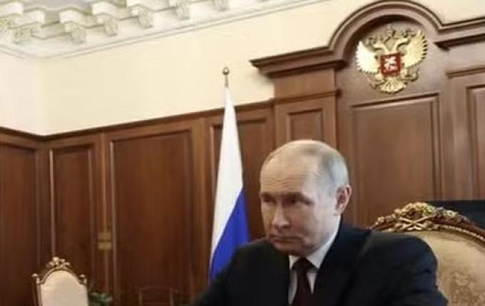 Presidente russo Vladimir Putin declara 'trégua de Páscoa' na guerra contra a Ucrânia