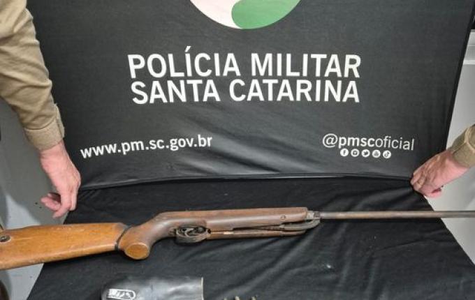 Homem é preso por posse de arma e munições em São Miguel do Oeste