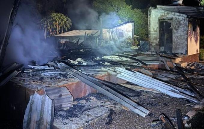 Incêndio destrói residência no interior de Guaraciaba