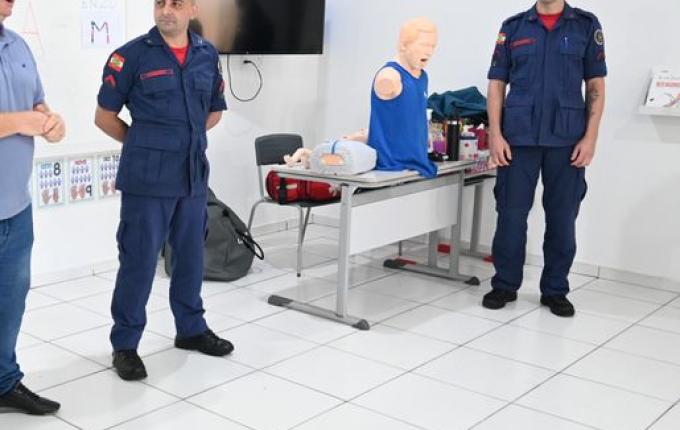 Profissionais da Educação de Descanso recebem capacitação sobre primeiros socorros