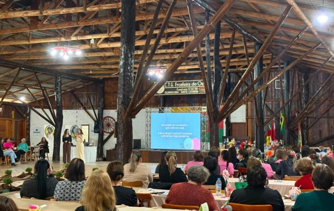 Guaraciaba recebe encontro regional de mães e voluntárias das Apaes