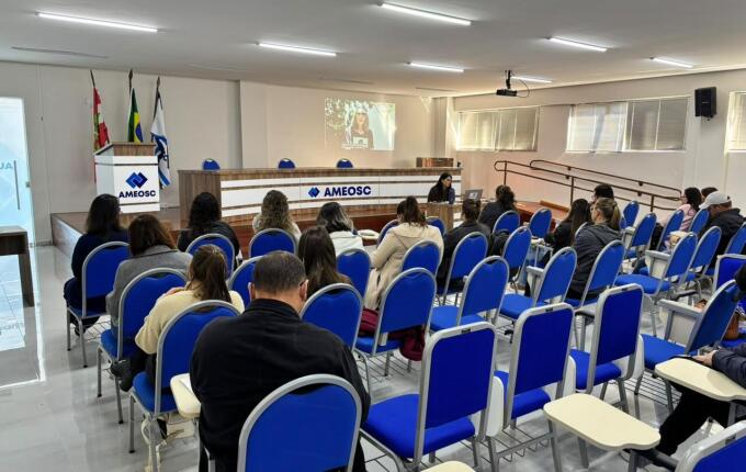 Ameosc promove capacitação sobre serviços municipais de atenção aos animais