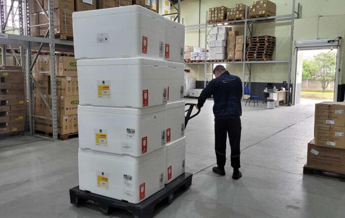 Santa Catarina inicia distribuição de mais 300 mil de doses e reforça pedido de vacinação contra a gripe