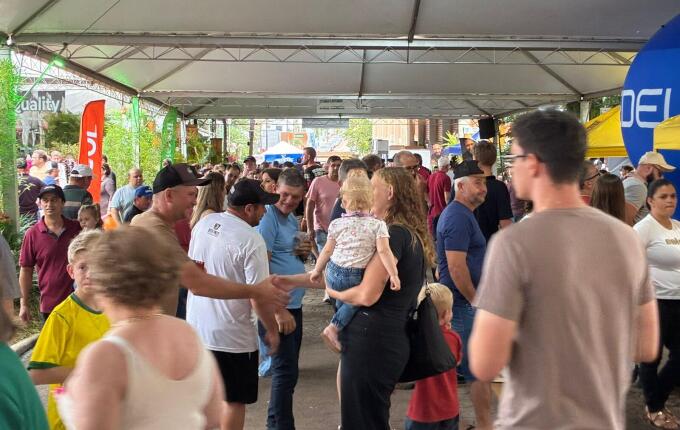 Efacitus recebe um grande público no segundo dia de feira