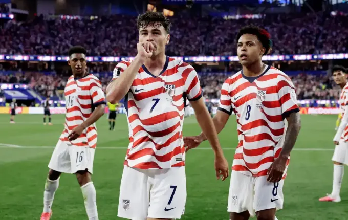 EUA domina e goleia Paraguai em estreia pela Copa do Mundo