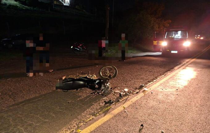 Mulheres ficam feridas em colisão entre carro e moto no interior de Itapiranga