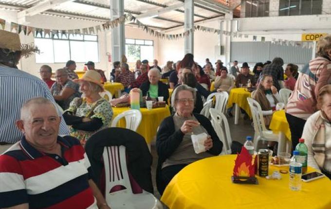 Festa junina reúne idosos e reforça ações sociais em Mondaí