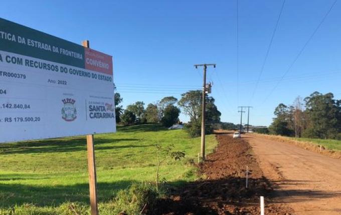 Prefeito projeta conclusões de obras no Centro de Tunápolis