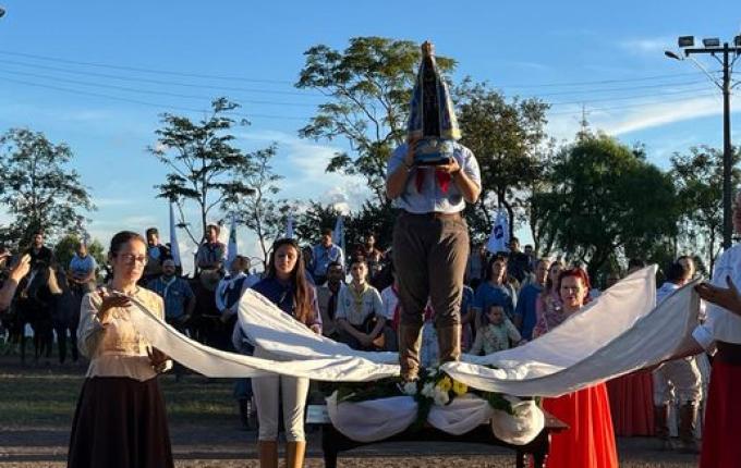 Público prestigia Oração da Ave Maria no 24º São Miguel Tchê