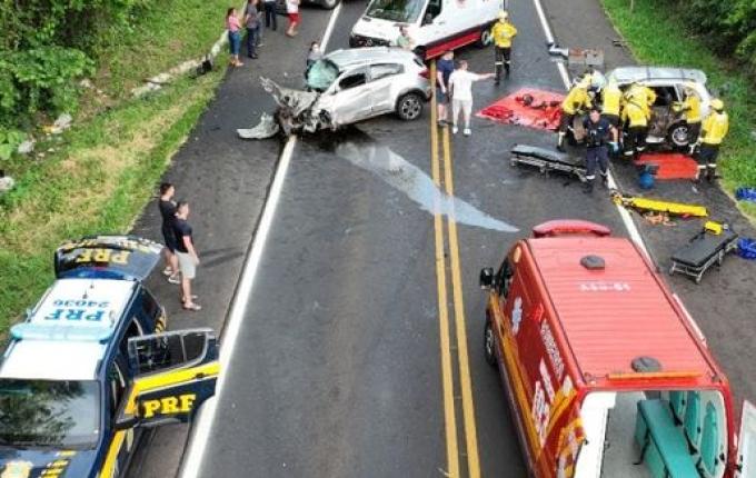 Ultrapassagens proibidas mataram 11 pessoas em rodovias federais de SC durante o Natal