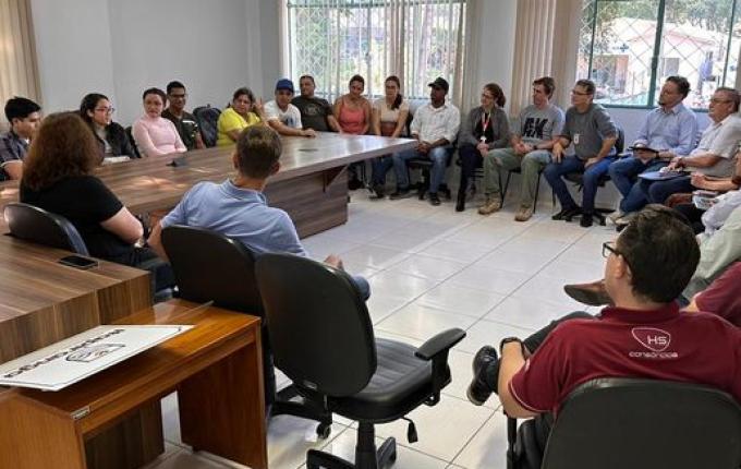 Itapiranga debate medidas para regularização de estrangeiros