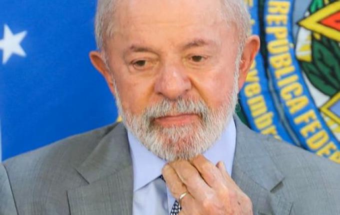 Após taxa de 50% de Trump, Lula assina decreto que regulamenta Lei da Reciprocidade