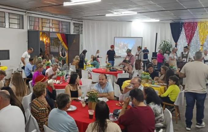 Jantar Alemão da Kerbfest de Iporã do Oeste foi um sucesso