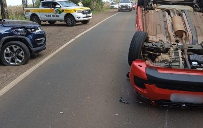 Mulheres ficam feridas em capotamento na SC–163 no interior de São João do Oeste