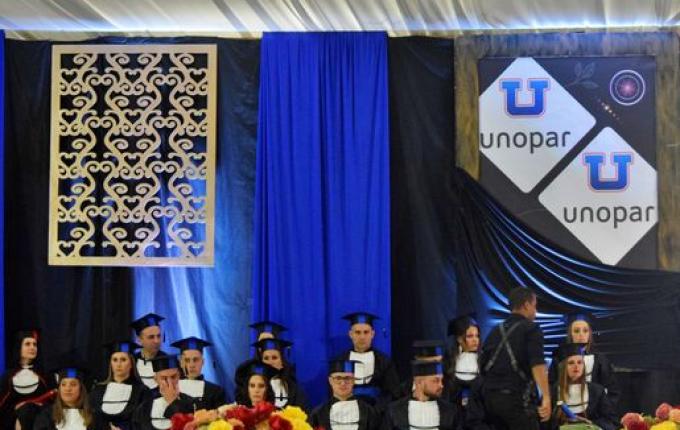 Unopar e Anhanguera realizam formatura de 30 alunos em SMO