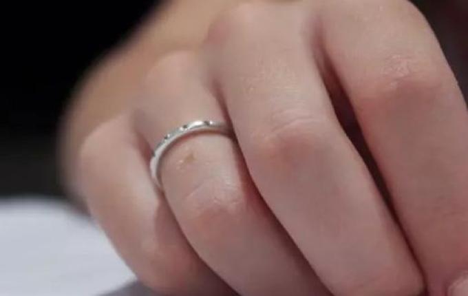 Caso de prefeito e adolescente expõe alerta para casamento infantojuvenil