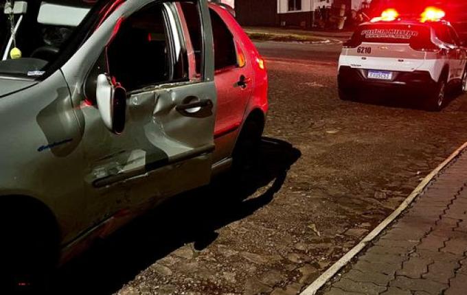 Colisão entre carro e moto na Willy Barth deixa mulher ferida em SMOeste