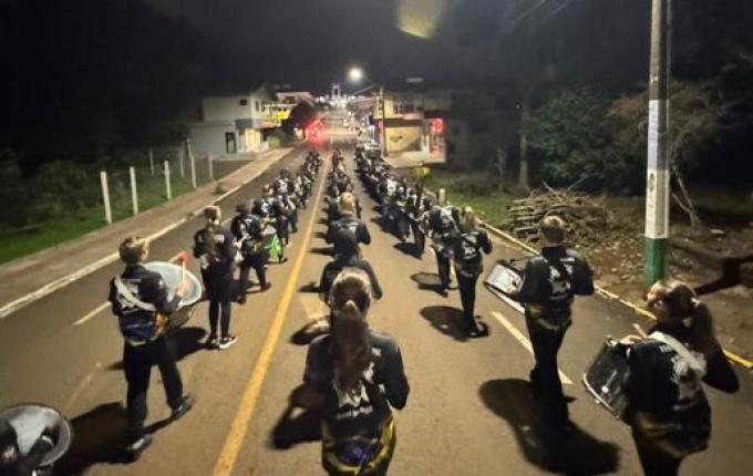 Aniversário de Iporã do Oeste de 36 anos inicia com Alvorada