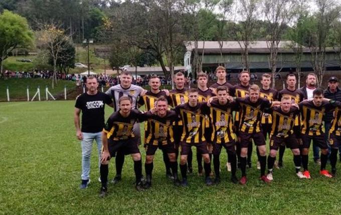 Penharol sofre, mas vence no Municipal de Itapiranga