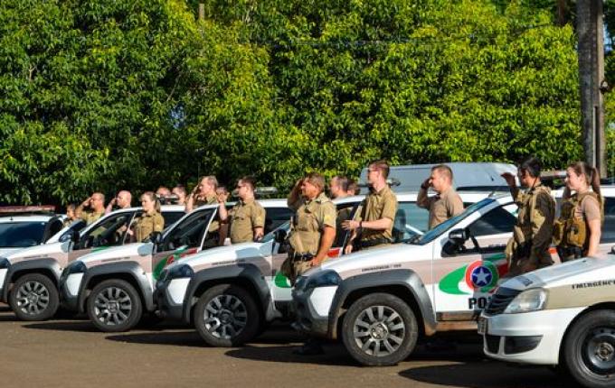 Militares do 11ºBPM/Fron prestam homenagem à PM morto após acidente em SC