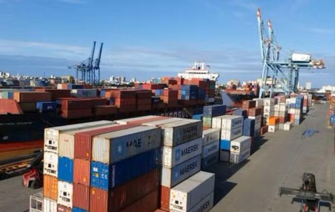 Decisão judicial suspende federalização do Porto de Itajaí