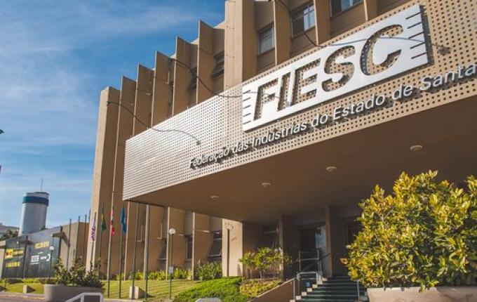 Fiesc recomenda à diplomacia negociar com os EUA porque tarifaço vai gerar desemprego