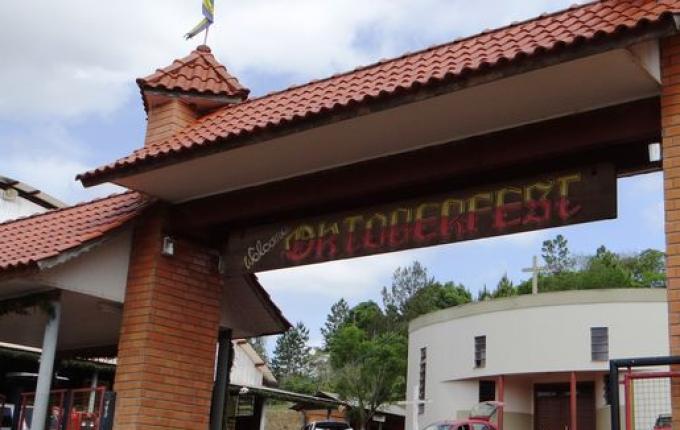 Comissão faz reservas de chopeiras para 29ª Oktober de Santa Terezinha