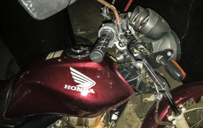 Mulher fica ferida ao colidir na lateral de carro em São Miguel do Oeste