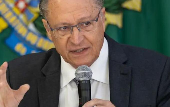 Governo acelera negociações com os EUA para reduzir tarifas, diz Alckmin