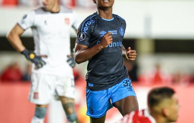 Grêmio vence o Estudiantes em La Plata pela Libertadores