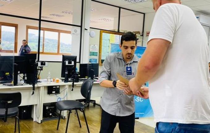 Primeiras urnas chegam ao Cartório Eleitoral de Itapiranga