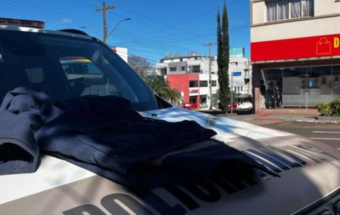 Estrangeiro é flagrado vestindo farda do Corpo de Bombeiros em SMOeste