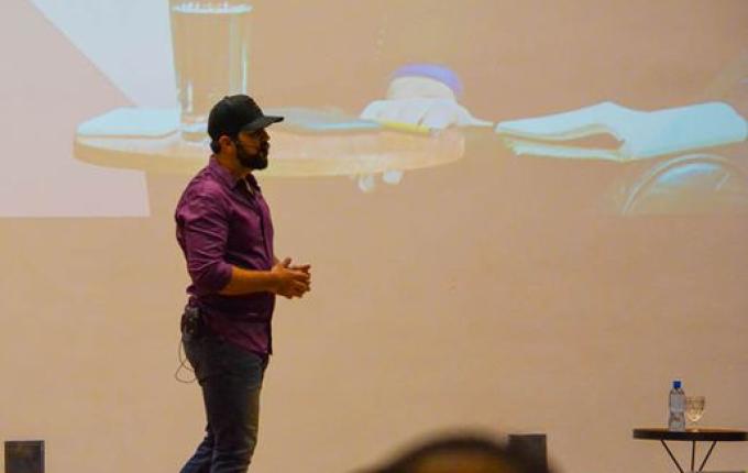 Mais de 800 pessoas prestigiam palestra com cantor e empresário Sorocaba