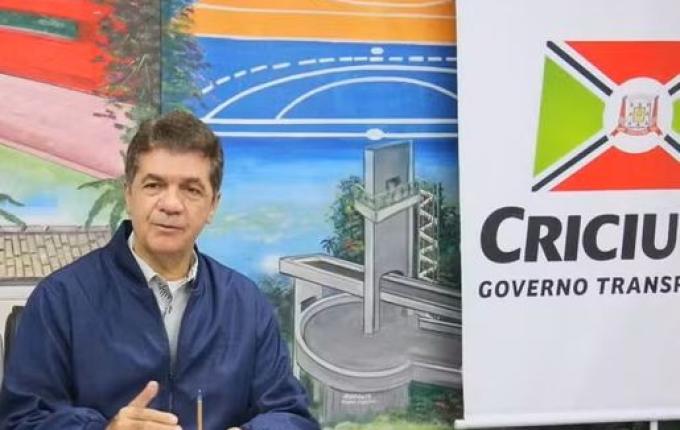 Prefeito de Criciúma é preso em operação que investiga crimes envolvendo serviço funerário