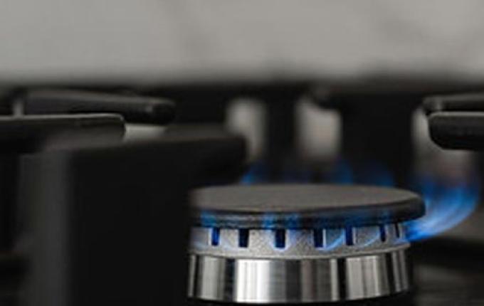 Fogão a gás oferece mais risco de câncer do que o tabagismo passivo