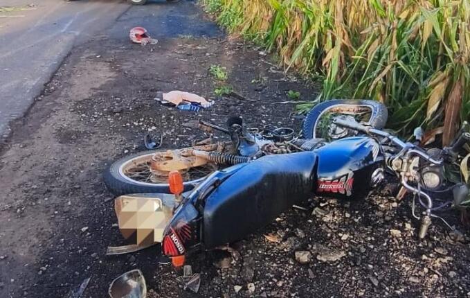 Acidente entre carro e moto deixa dois jovens gravemente feridos na SC-492