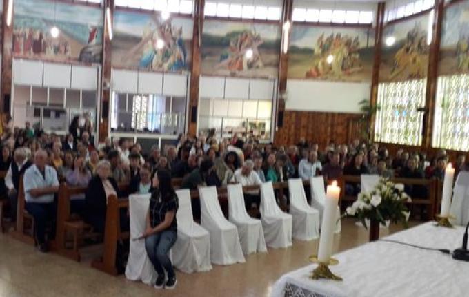 Padre e bispo comemoram 30 anos de sacerdócio