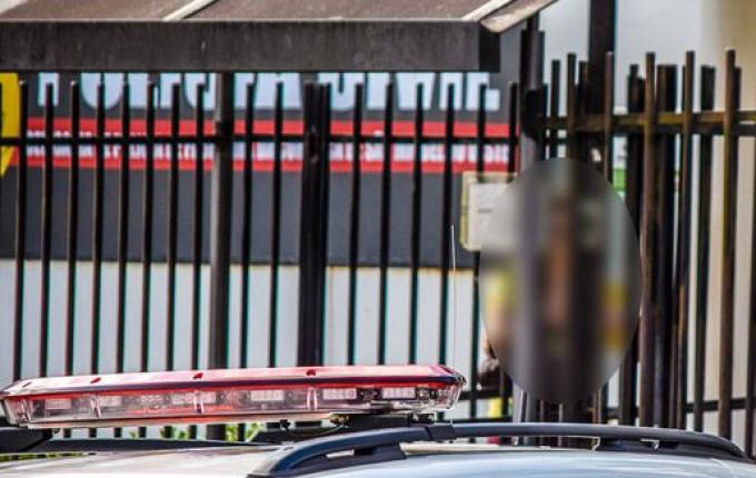 Incomodada com atitudes “imorais” mãe agride filha de mangueira e caso vai parar na delegacia