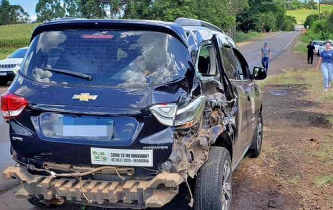 Acidente entre carro e caminhão é registrado na SC 163, em Iporã do Oeste