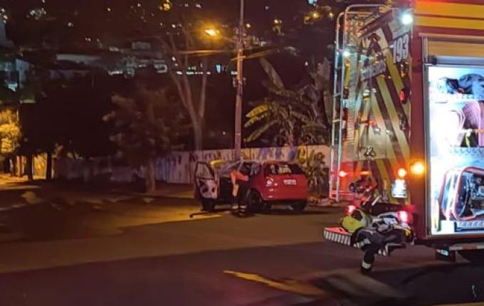 Incêndio em veículo mobiliza os bombeiros em São José do Cedro