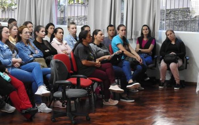 Palestras sobre segurança são realizadas com profissionais da rede municipal