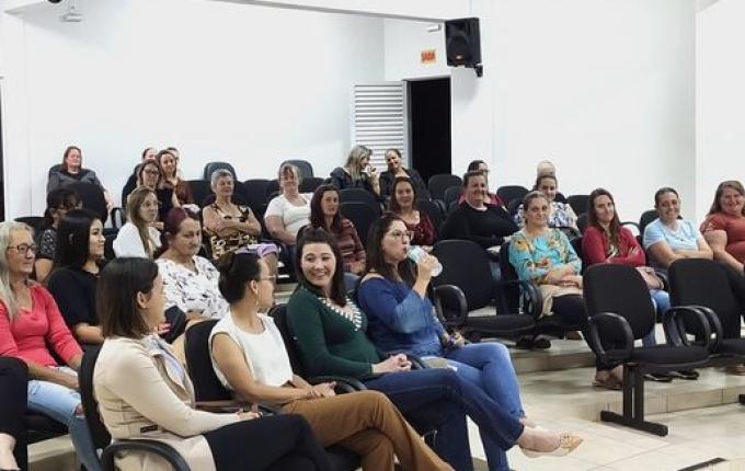 8º encontro do programa "Mulheres em Movimento" é nesta terça-feira