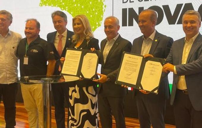 Prefeito de São Miguel do Oeste adere ao Tratado de Inovação Catarinense