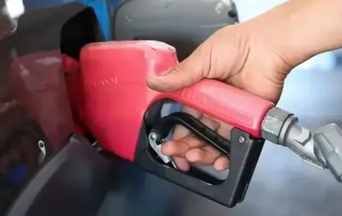 Petrobras anuncia aumento de R$ 0,22 no preço do litro do diesel para as distribuidoras