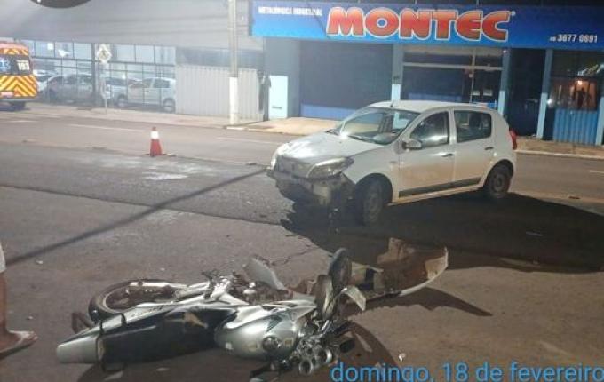 Acidente entre carro e moto deixa dois feridos em Itapiranga