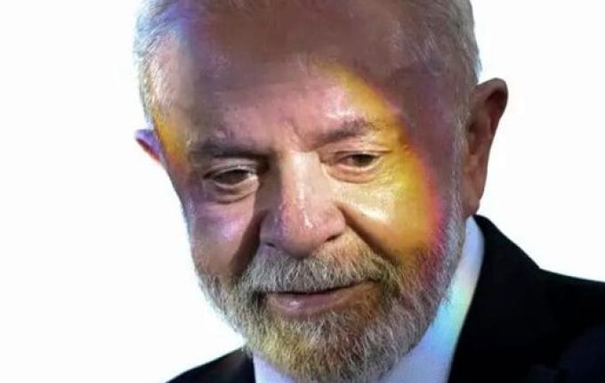 Lula segue internado na UTI, mas tem melhora após cirurgia intracraniana