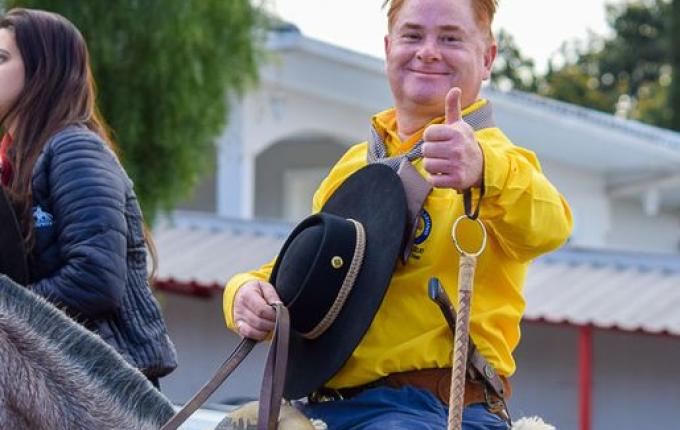 Cavalgada em homenagem ao Dia do Gaúcho ocorre em São Miguel do Oeste