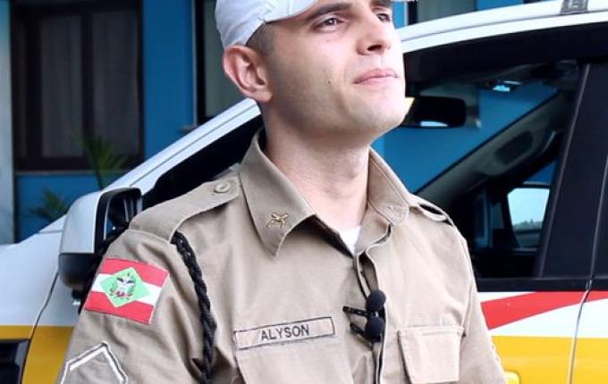 VIVA BEM: Seu maior amor guardado no peito e protegido na cadeirinha